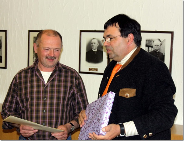 2010 - Thomas Förtsch 25. Jahre Gemeindemitarbeiter (18.05.10)